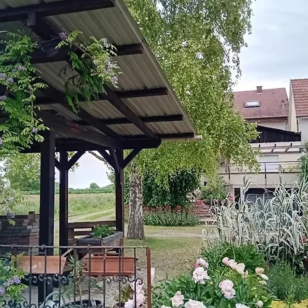 Le Loft De Nana Gæstehus 3*